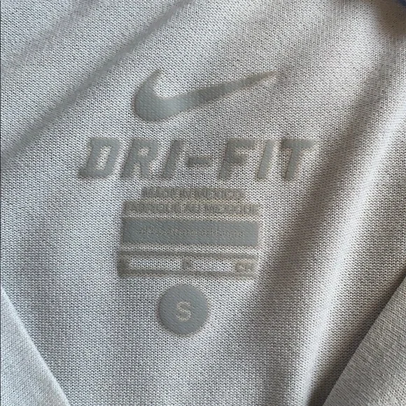 COPY - Nike DRI-FIT Training T-Shirt - Picture 6 of 6